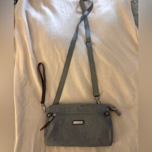 Baggallini Gray Tweed Crossbody Travel Bag Purse Slim RFID protection